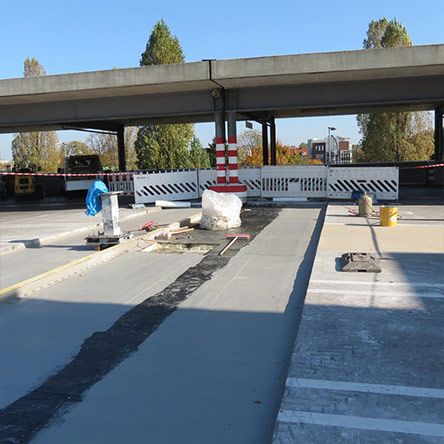 Wiederherstellung einer Fugenkonstruktion und Erneuerung schadhafter Fahrbahnplatten