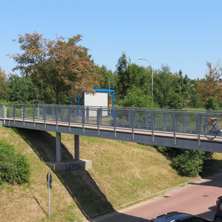 Referenz: Ersatzneubau einer Fußgängerbrücke zur Wiederherstellung der Tragfähigkeit, Verkehrssicherheit und Dauerhaftigkeit